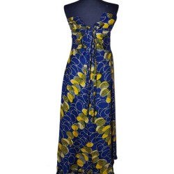 Tradicionális afrikai ruha kék-sárga színekben Tradicionális afrikai ruha kék-sárga színekben