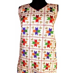 Hímzések csendes ragyogása – ujjatlan női felső