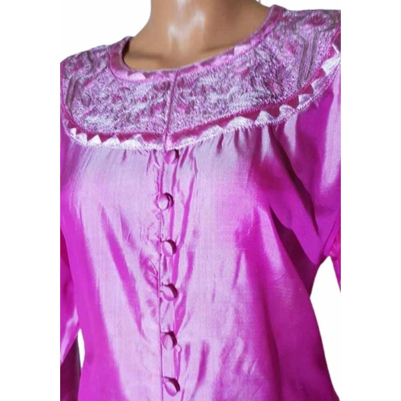 Indiai rózsaszín hímzett szett