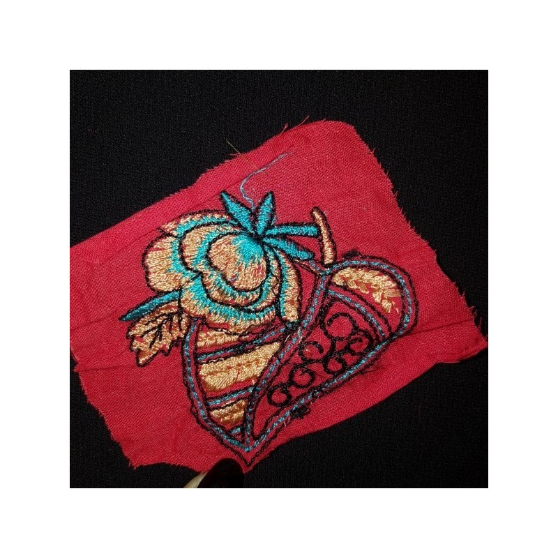 Ruhadíszek - hímzés 2 DB. Ruhadíszek - hímzés 2 DB.