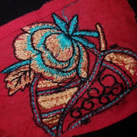 Ruhadíszek - hímzés 2 DB.