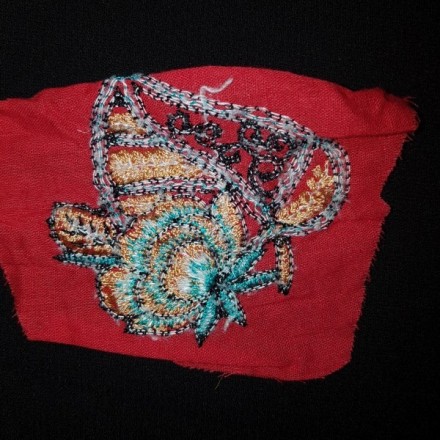 Ruhadíszek - hímzés 2 DB.