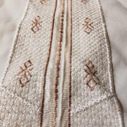 Ruhadíszek - hímzés Ruhadíszek - hímzés