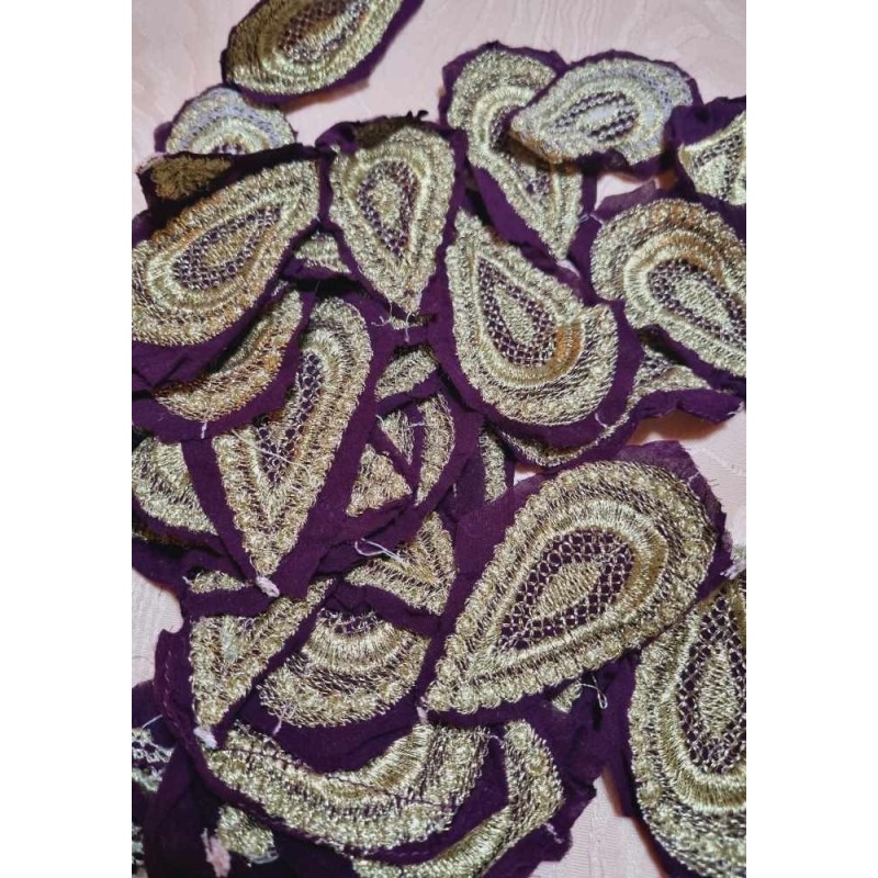 Ruhadíszek - Hímzés csomag Ruhadíszek - Hímzés csomag