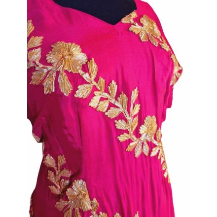 Pink-arany hímzett indiai szett