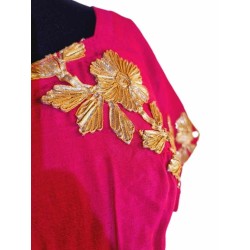 Pink-arany hímzett indiai női szett – felső és nadrág