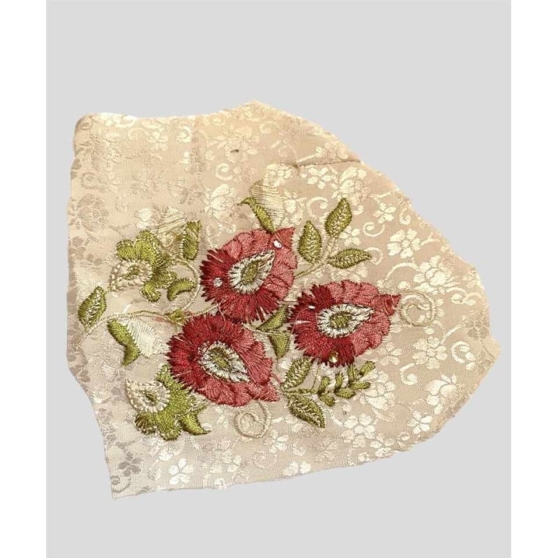 Ruhadíszek - Hímzés 8 db egyben Ruhadíszek - Hímzés 8 db egyben