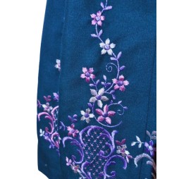 Zöld hímzett népviseleti szett – ruha, felső és kötény