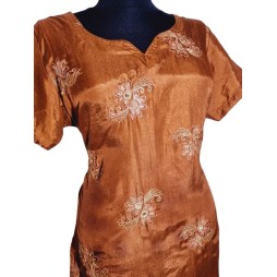 Hímzett indiai felső