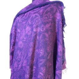 Szépséges vastagabb női kendő