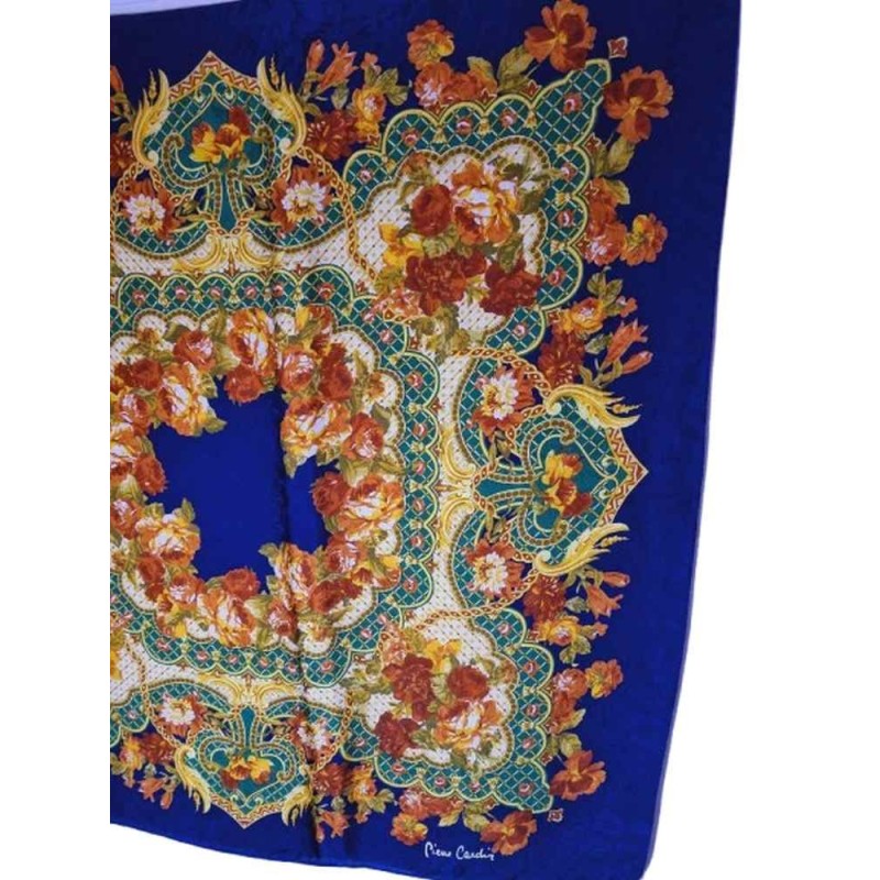 Pierre Cardin selyem kendő – Elegáns, színes, 88x88 cm 🌸✨ Pierre Cardin selyem kendő – Elegáns, színes, 88x88 cm 🌸✨