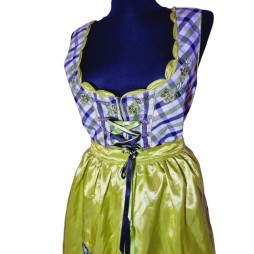 Dirndl ruha zöld-fehér színben