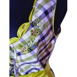 Dirndl ruha zöld-fehér színben