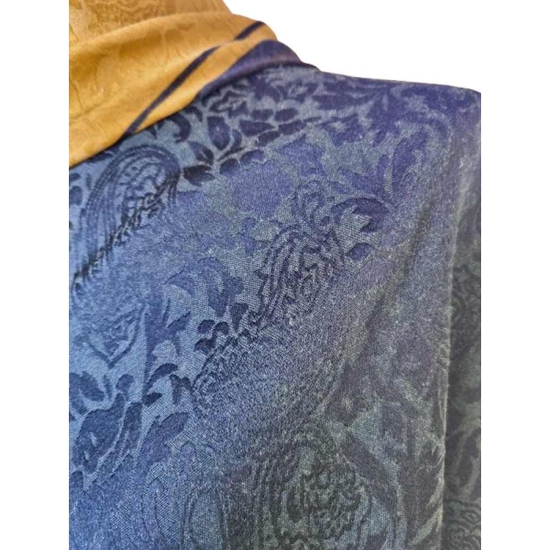 Szépséges női kendő Szépséges női kendő