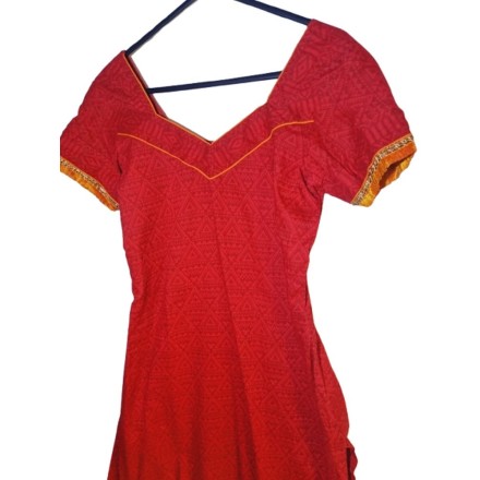 Hímzett pamut – természetes felsők