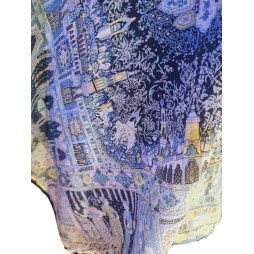 Részletgazdag templom és város mintás színes kendő