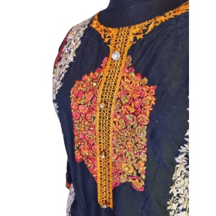 Fekete hímzett pamutszett M-es