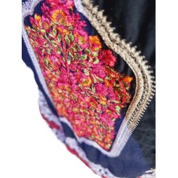 Fekete elegancia – Hímzett pamutszett M méretben Fekete elegancia – Hímzett pamutszett M méretben