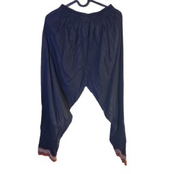 Fekete elegancia – Hímzett pamutszett M méretben Fekete elegancia – Hímzett pamutszett M méretben