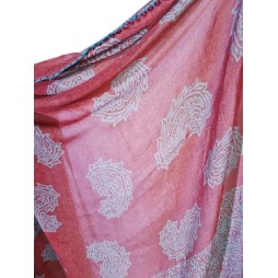 A fűszerpiac szele – muszlin kendő indiai mintával A fűszerpiac szele – muszlin kendő indiai mintával