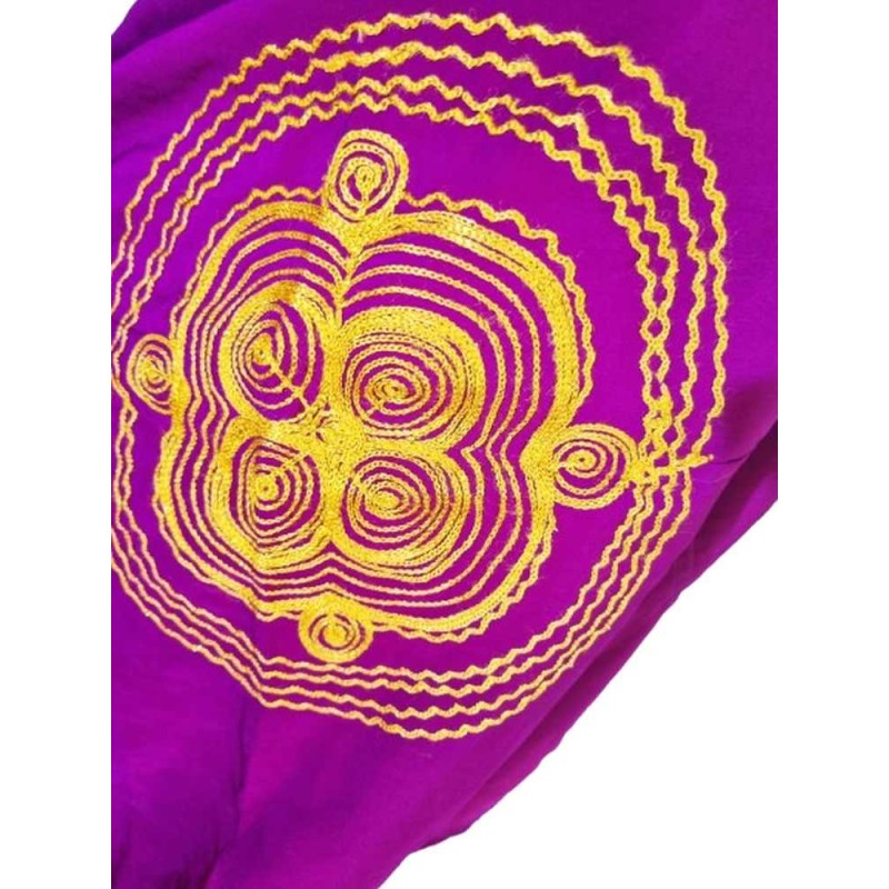 Lila hímzett kendő spirituális mintával Lila hímzett kendő spirituális mintával