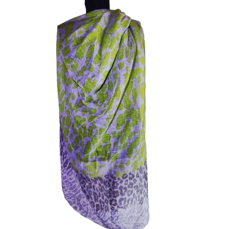 Lila-zöld viszkóz állatmintás kendő Lila-zöld viszkóz állatmintás kendő