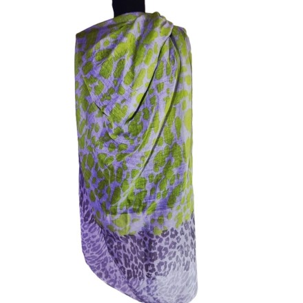 Lila-zöld viszkóz állatmintás kendő