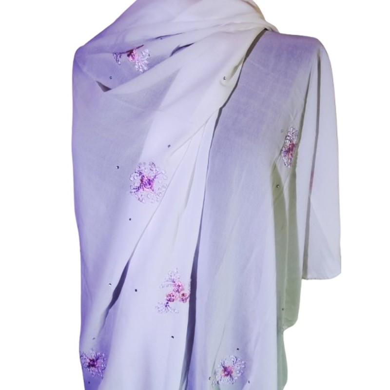 Fehér muszlin indiai hímzett anyag