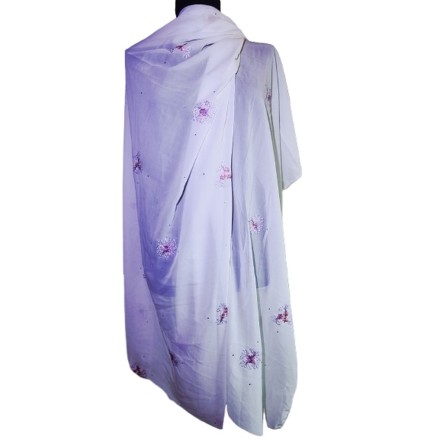 Fehér muszlin indiai hímzett anyag