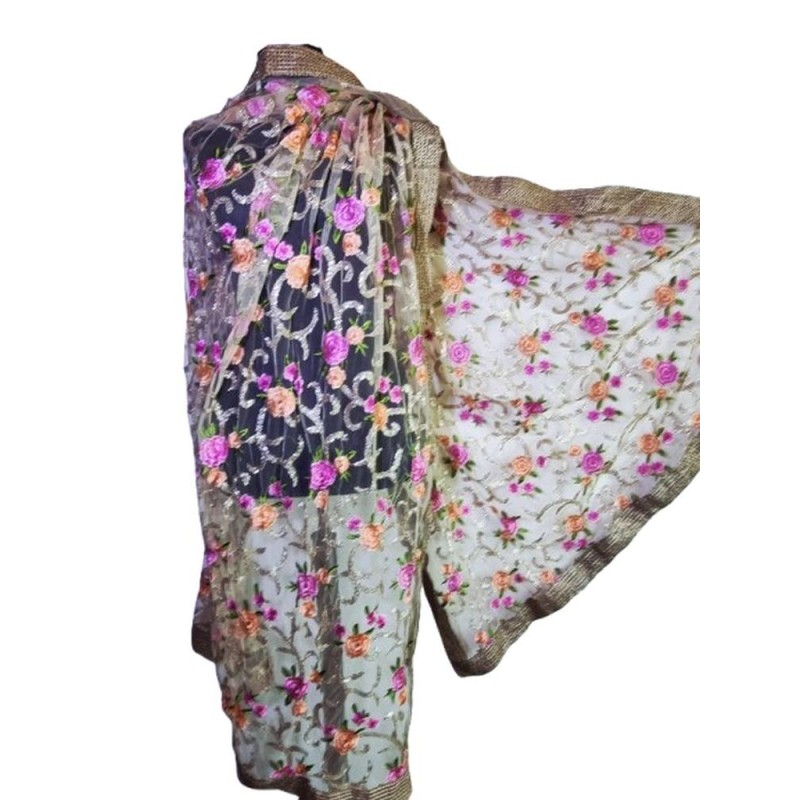 Gazdagon hímzett indiai tüll stóla