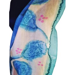 A lótuszok lehelete – festett hernyóselyem kendő