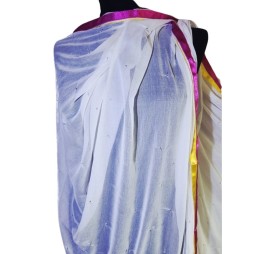 A fény légies fátyla – indiai kendő aranyló szegéllyel