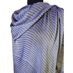 Árnyalatok harmóniája – könnyed csíkos stóla