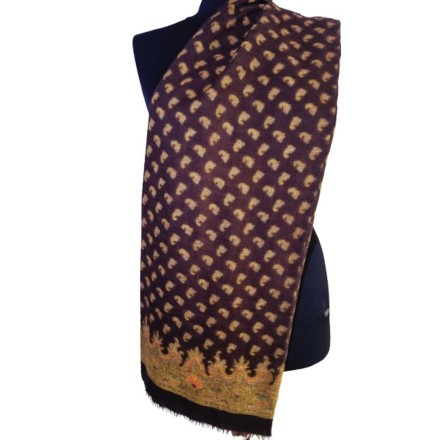 Meleg férfi barna gyapjú sál