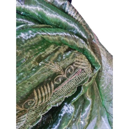 Zöld-arany indiai hímzett tüllkendő