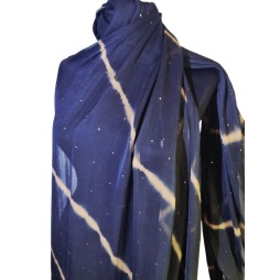 Fekete éjszaka kövei – ragyogó taft kendő