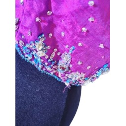 Ragyogó pink choli köves díszítéssel
