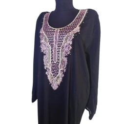 A holdfény érintése – hímzett fekete abaya