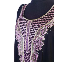 A holdfény érintése – hímzett fekete abaya