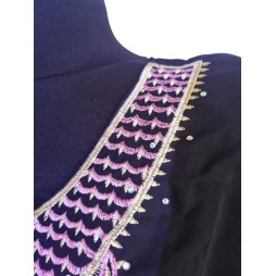 A holdfény érintése – hímzett fekete abaya