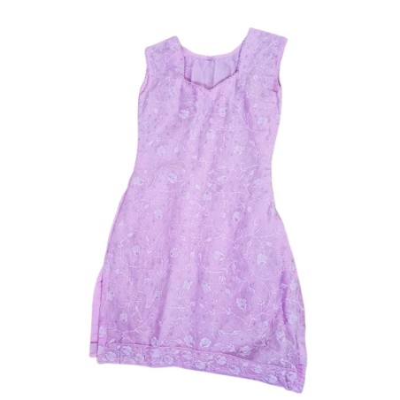 Rózsaszín hímzett indiai ruha – nőies és elegáns viselet