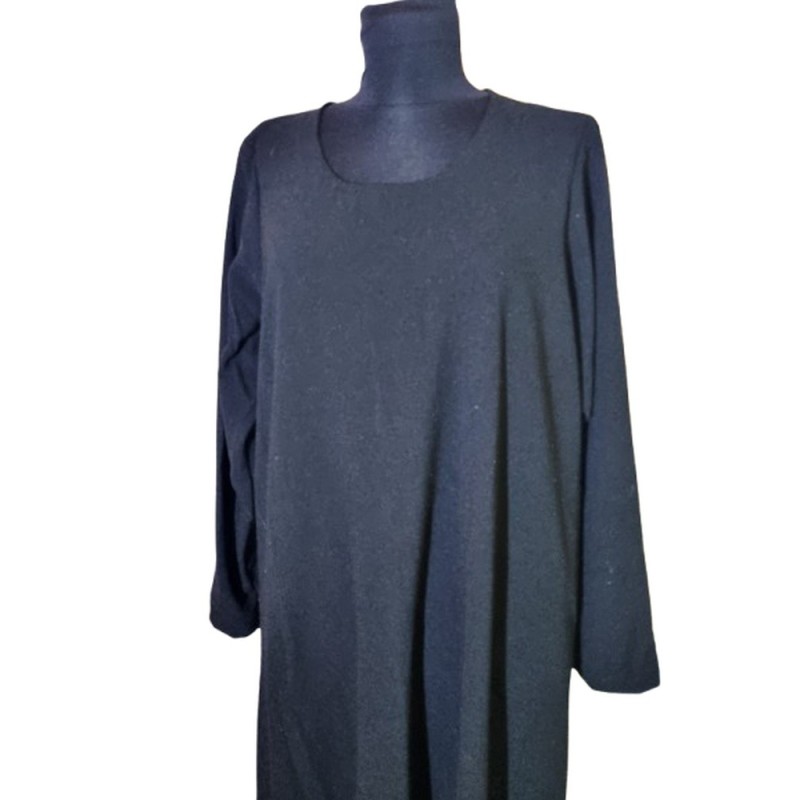 Fekete abaya zsebekkel – elegáns, letisztult fazon Fekete abaya zsebekkel – elegáns, letisztult fazon