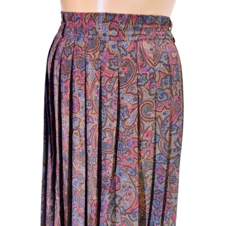 Mintás vintage szoknya – klasszikus redőzött fazon