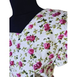 Rózsakert lehelete – fehér virágmintás pamut felső Rózsakert lehelete – fehér virágmintás pamut felső