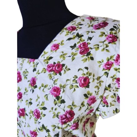 Fehér virágmintás pamut felső