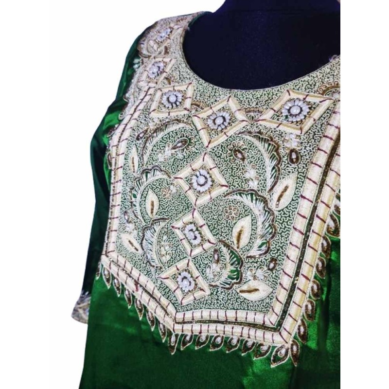 Hímzett zöld szatén felső