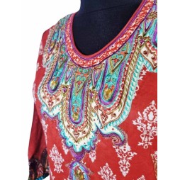 Indiai vörös ragyogás – hímzett és köves pamut ruha