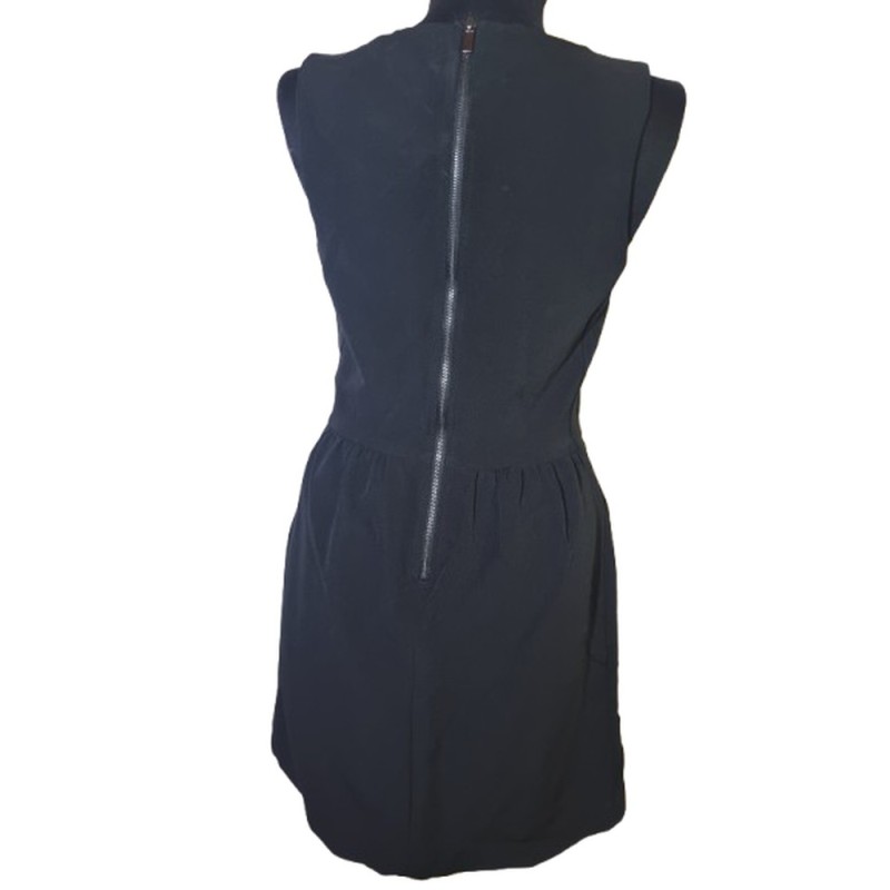 Mango női ruha letisztult stílusban