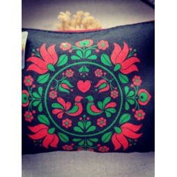 Magyar motívumos neszeszer táska