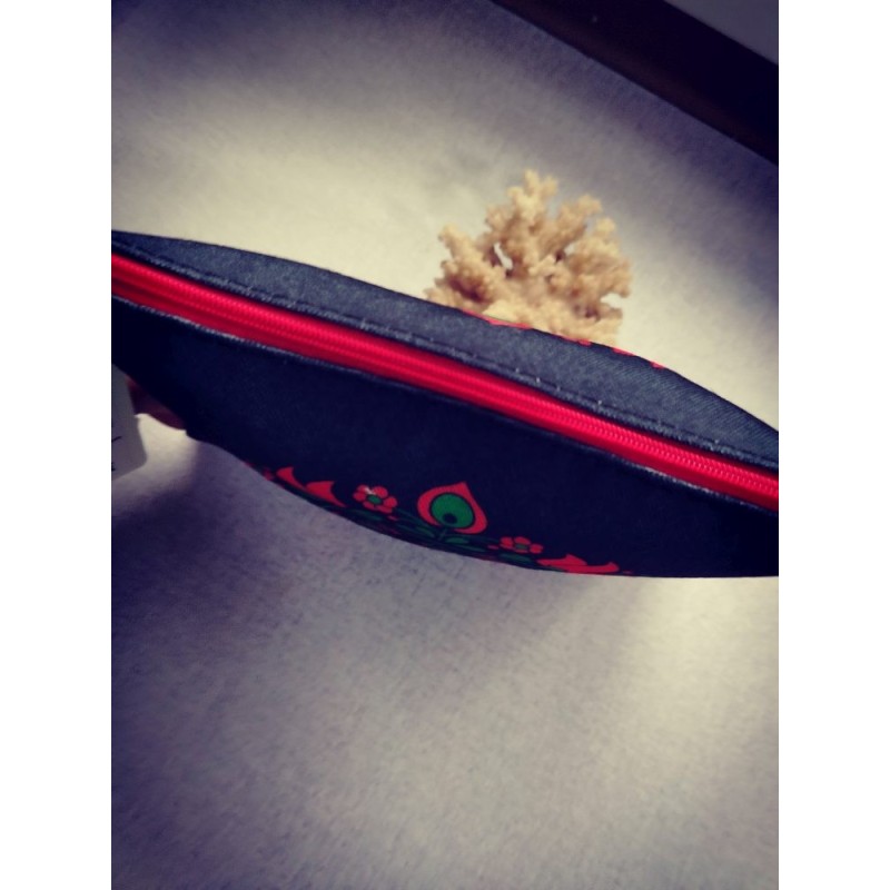 Magyar motívumos neszeszer